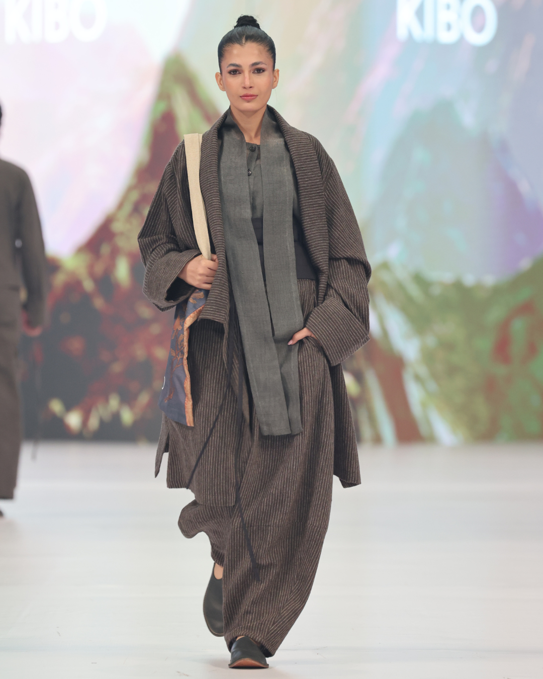 LFW S2