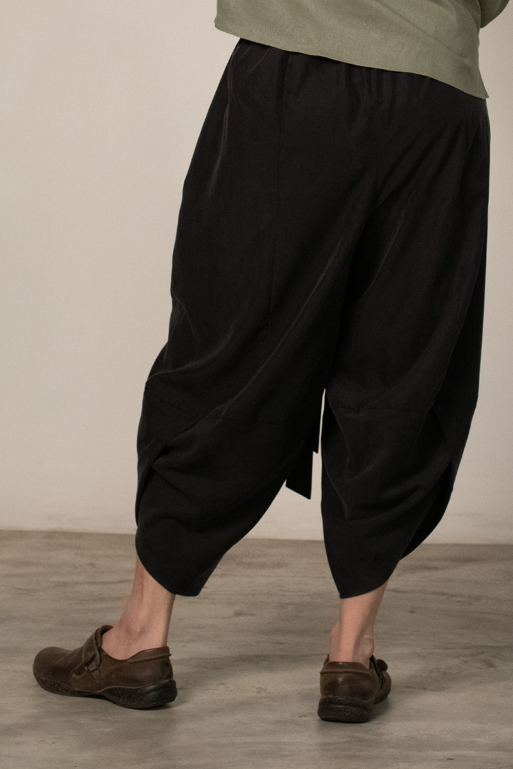 Ichirinso balloon pants in charcoal stonewash