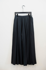 Hozuki Super Wide Leg Pleated Pants in Black Linen