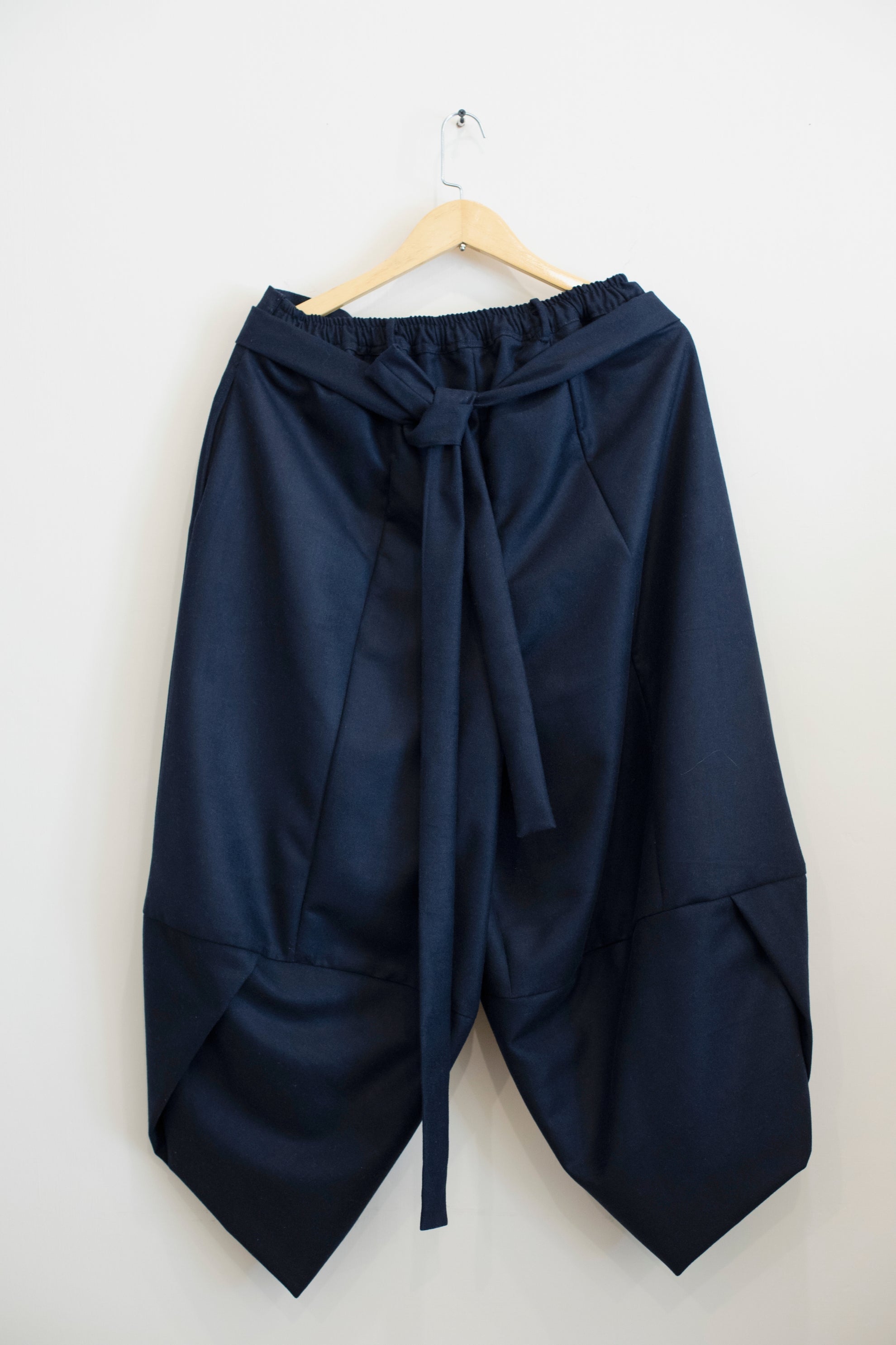 Ichirinso balloon pants in dark blue wool suiting