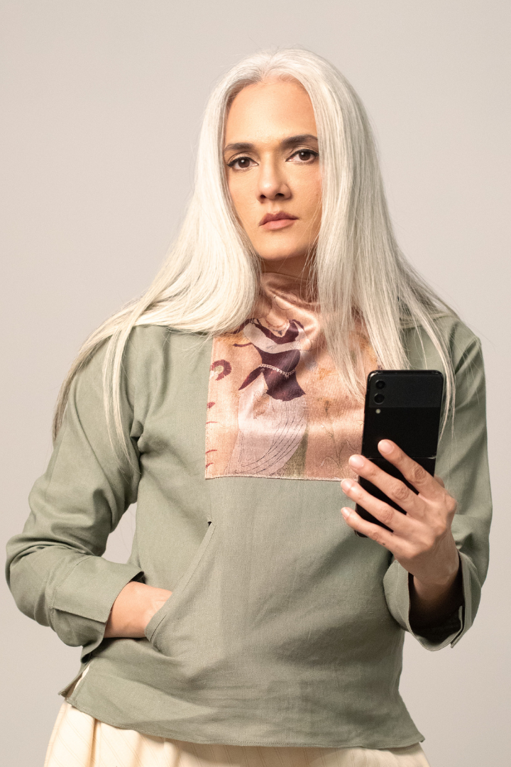 SATSUKI blouse in Irish linen with printed velvet patch