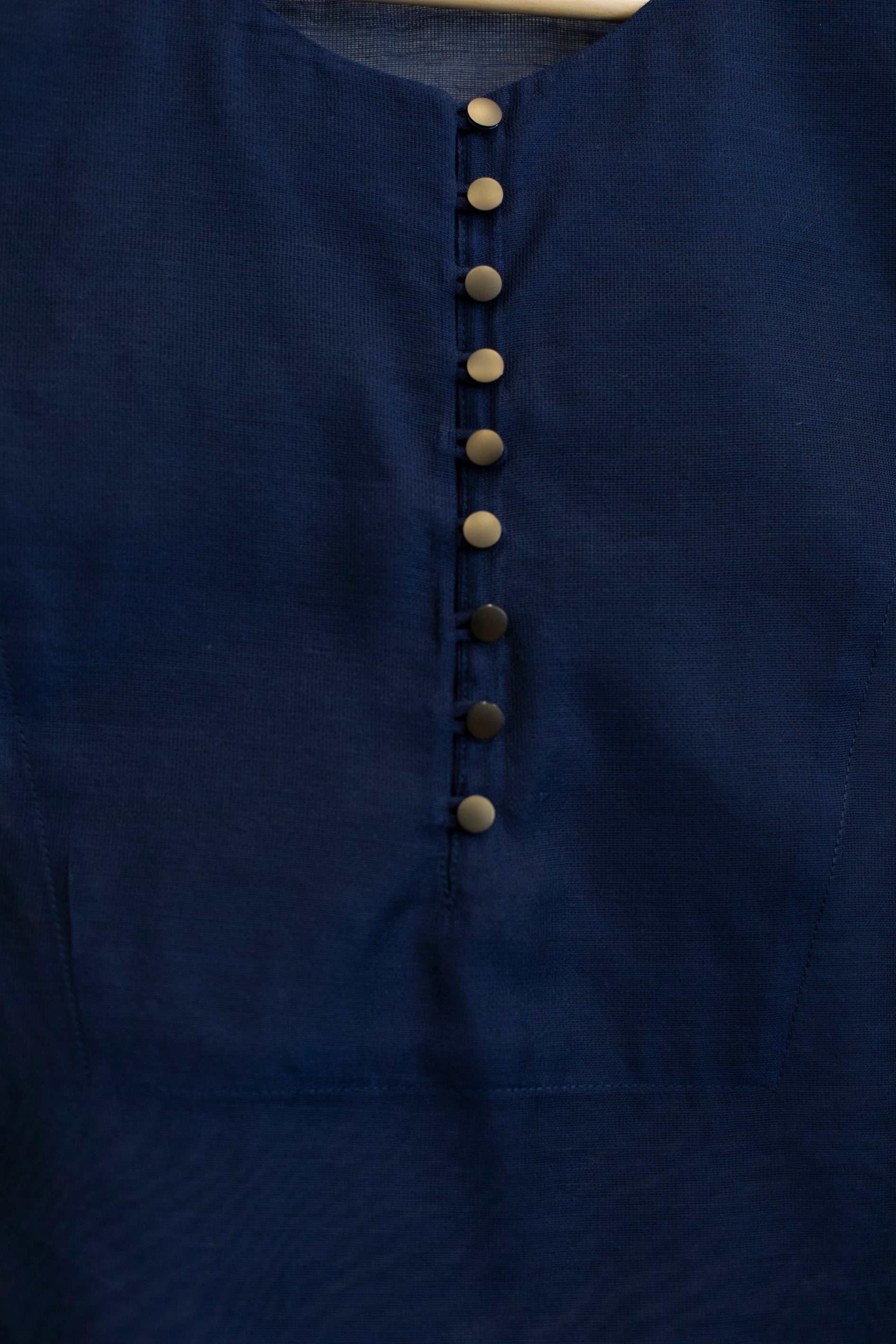 Koruyuri Sleeveless Shirt