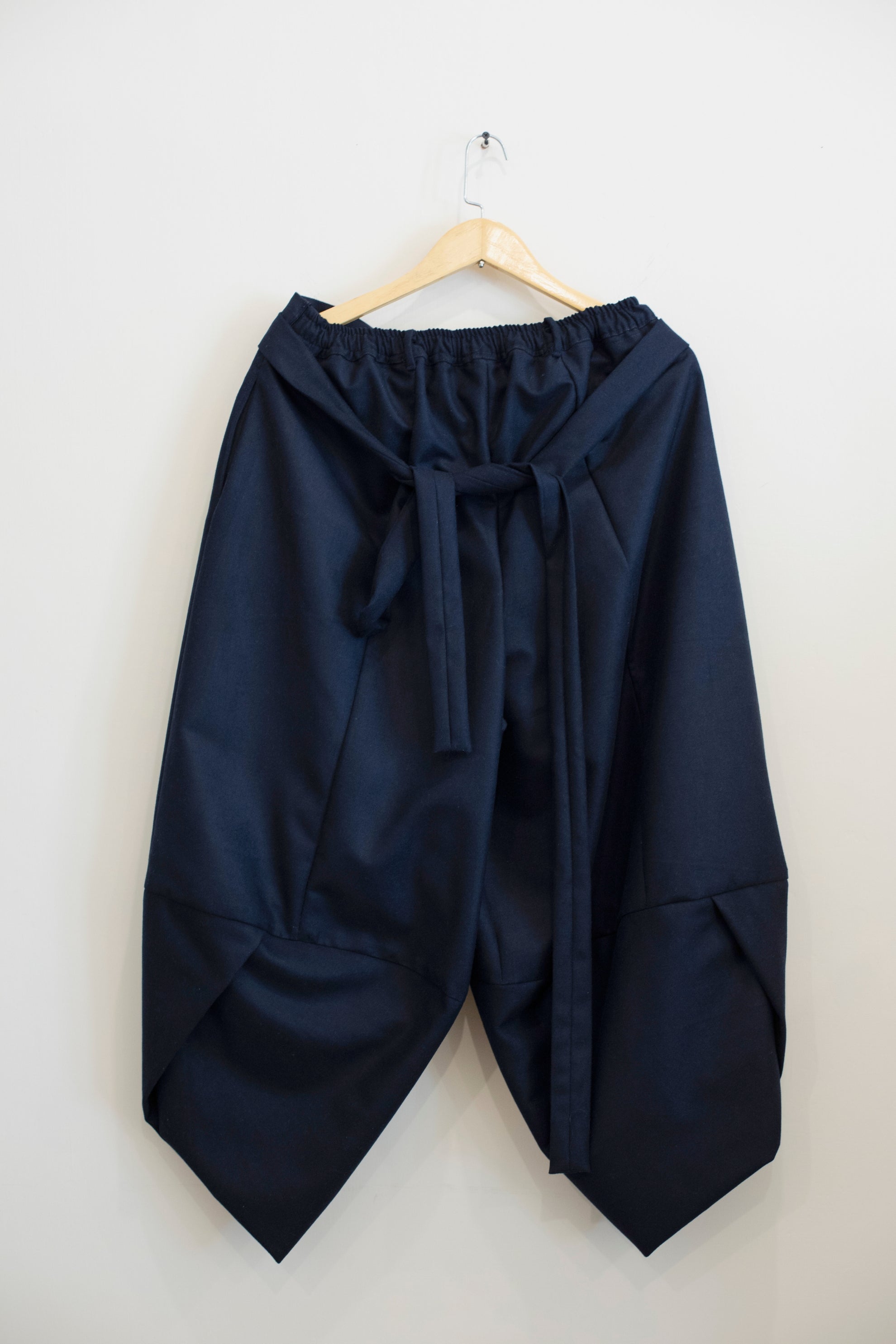 Ichirinso balloon pants in dark blue wool suiting