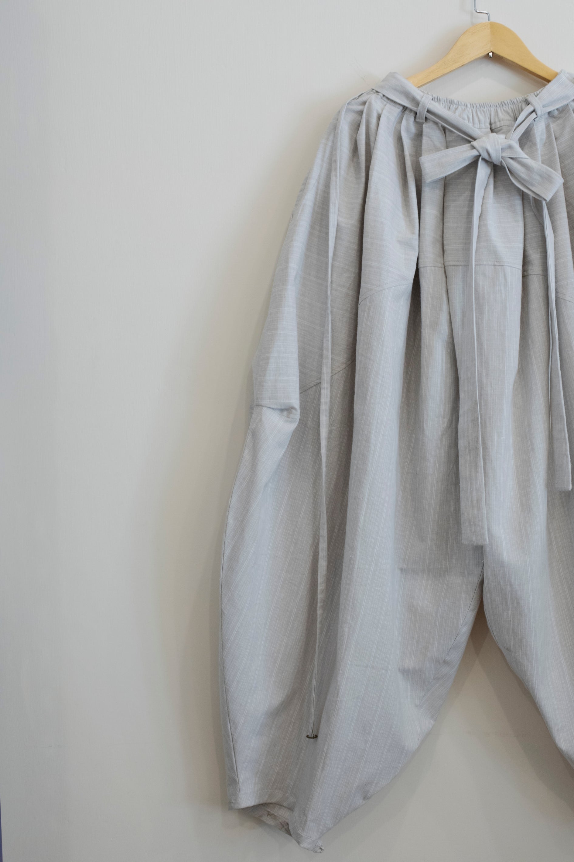 Tsukushi Pants in Ash Cotton
