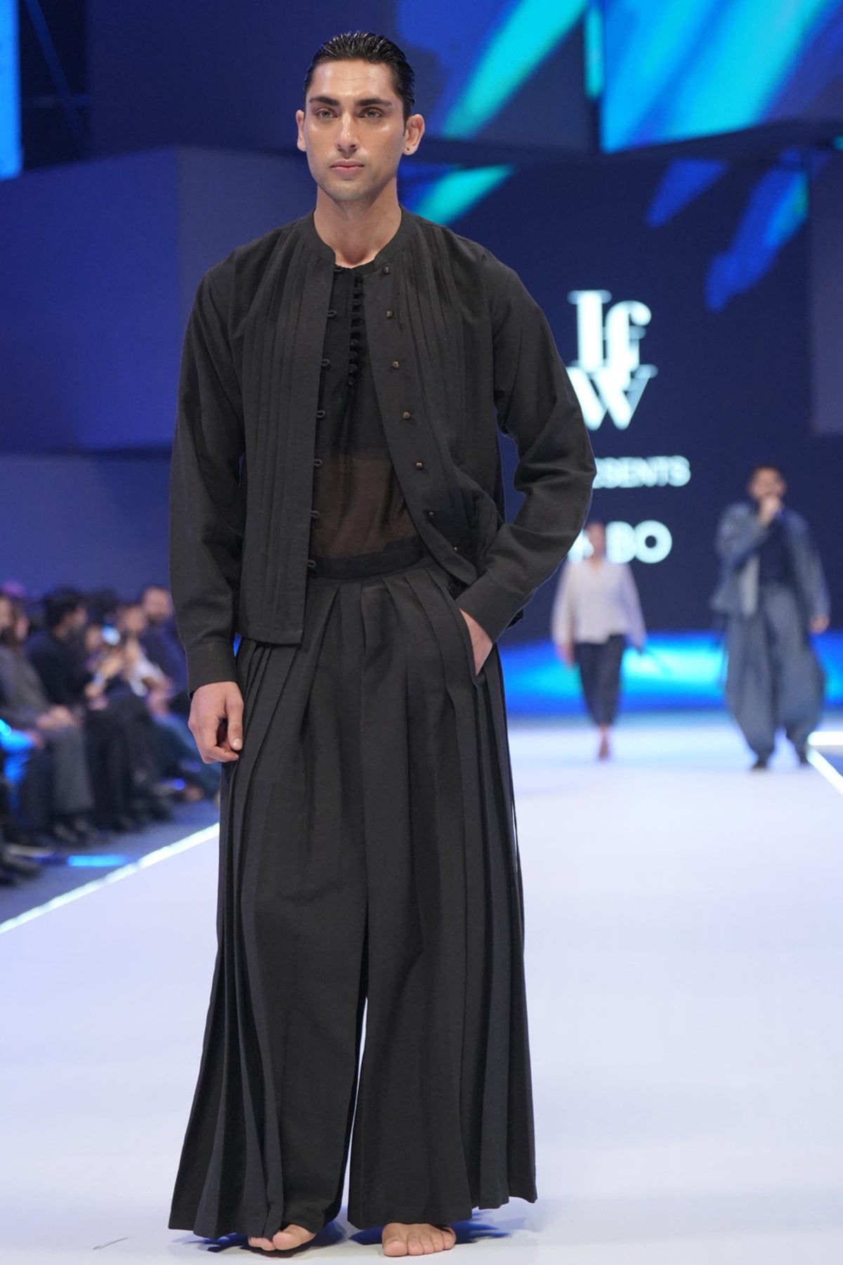 LOOK 10