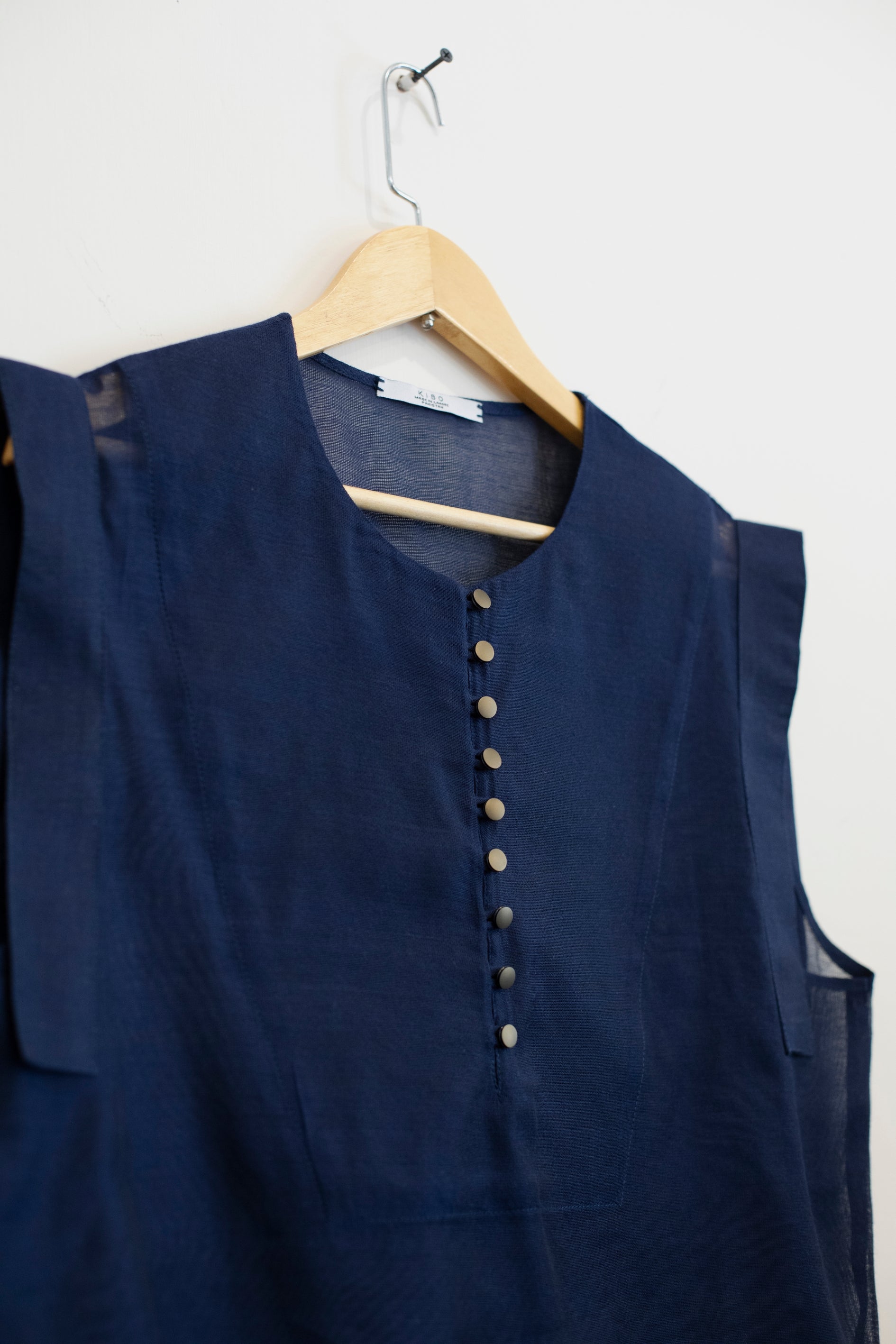 Koruyuri Sleeveless Shirt