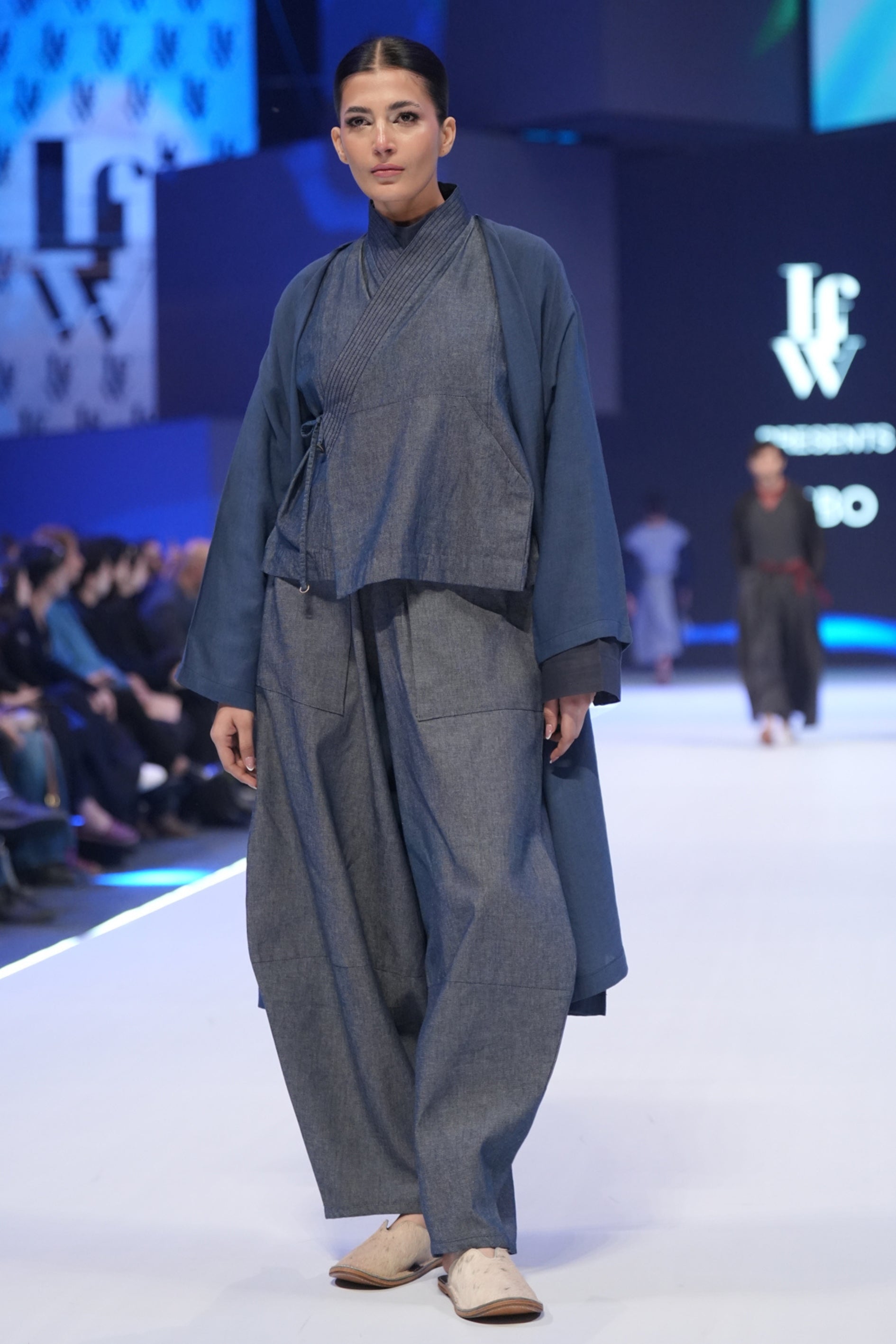 KUSANAGI pants in light denim