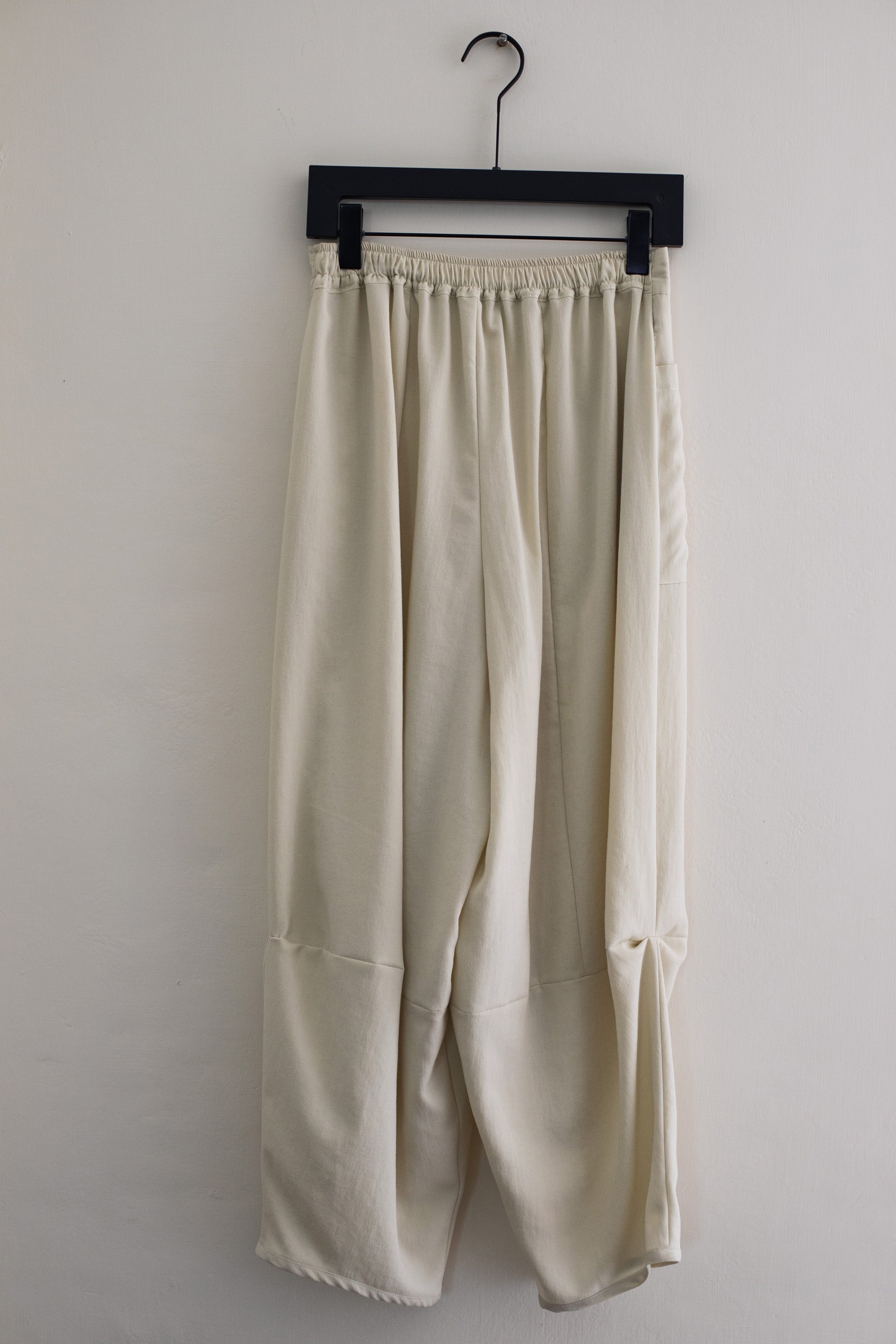 Hasu Short Asymmetrical Shirt with Balloon pants in Linen