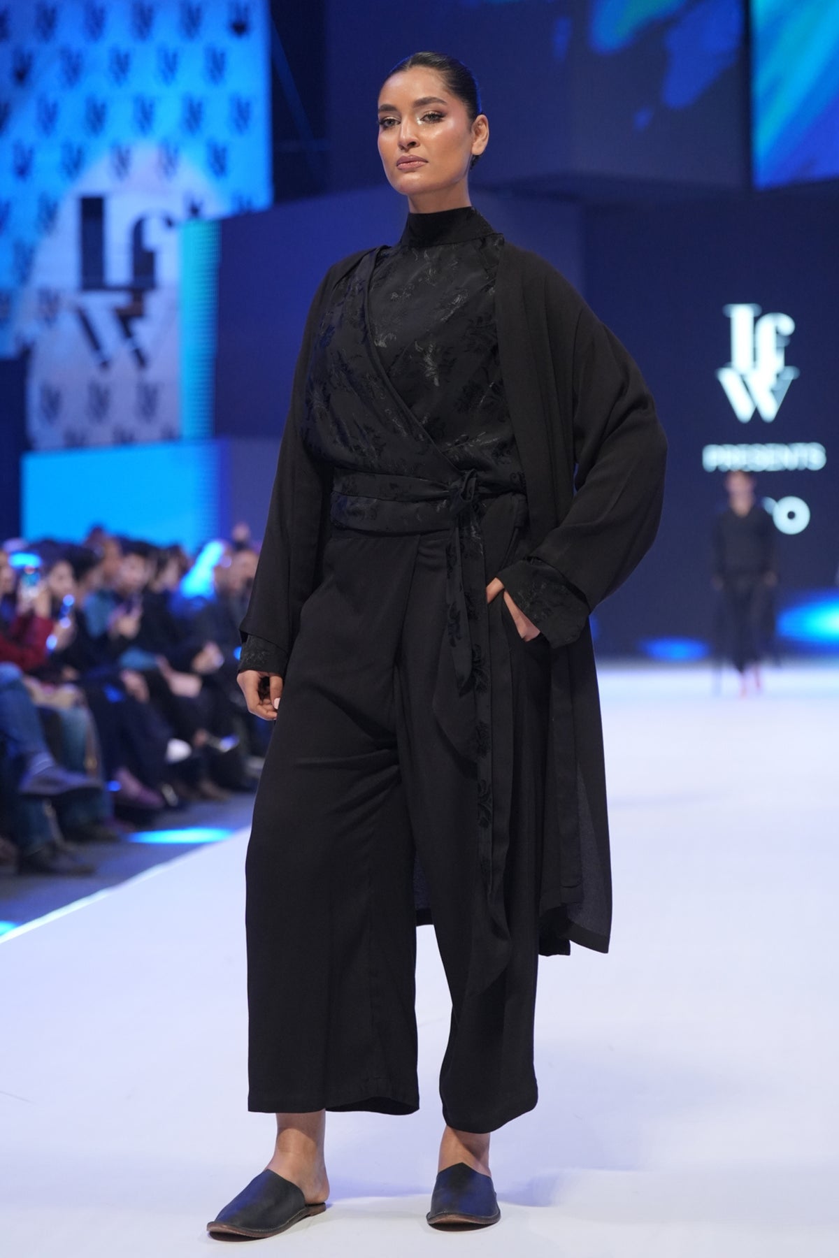 LOOK 5